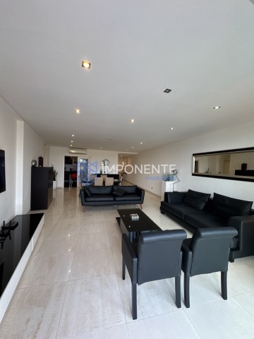 Comprar Apartamento T4, no Condomínio Talatona Plaza, Talatona.