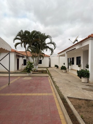 Comprar Excelente Vivenda V3, térrea com anexo, no Lar do Patriota, 2 fase.