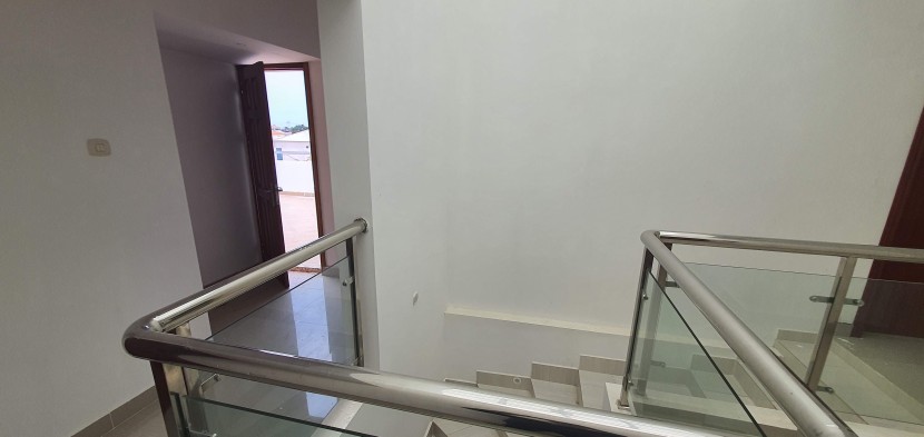 Comprar ARRENDA-SE: Vivenda Duplex Mobilada no Zango 0