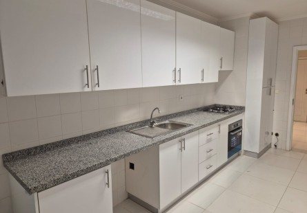 Comprar Arrendar : Apartamento T3 No Condomínio Safira -Talatona
