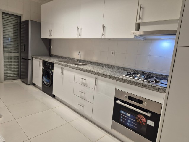 Comprar Arrendar : Apartamento T3 No Condomínio Safira -Talatona
