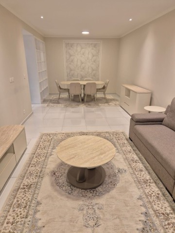 Comprar Arrendar : Apartamento T3 No Condomínio Safira -Talatona