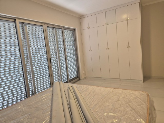 Comprar Arrendar : Apartamento T3 No Condomínio Safira -Talatona