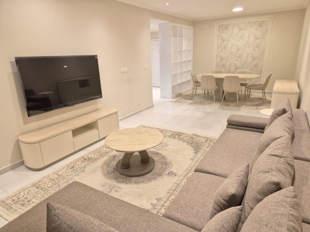 Comprar Arrendar : Apartamento T3 No Condomínio Safira -Talatona