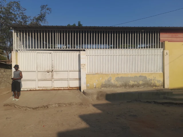 VENDE-SE | CASA T4 + ANEXO T1 PROJECTO NANDÓ