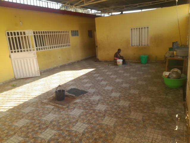 VENDE-SE | CASA T4 + ANEXO T1 PROJECTO NANDÓ