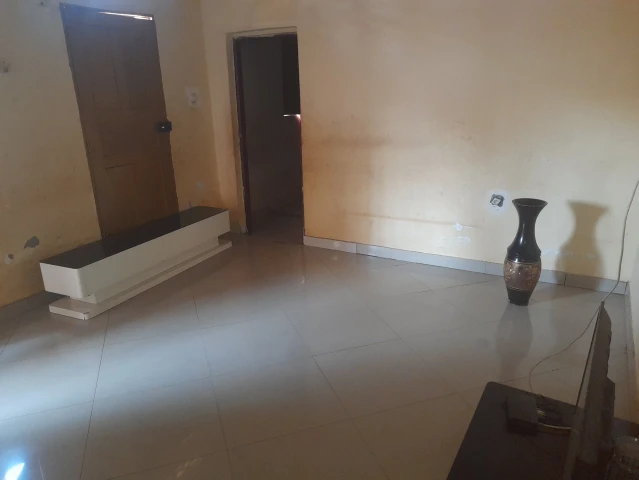 CASA T2 À VENDA NA VILA DE VIANA!